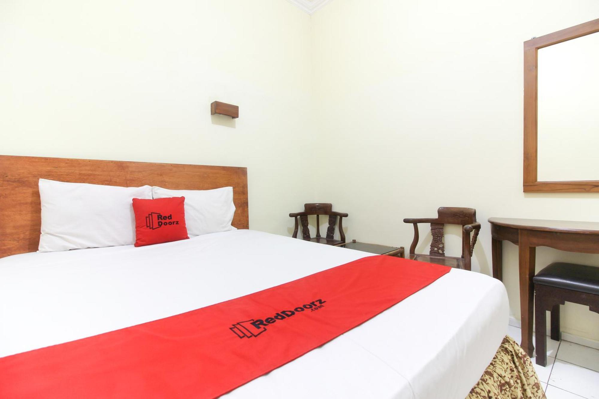 RedDoorz near Kranggan Tugu Jogja Hotel Yogyakarta Bagian luar foto